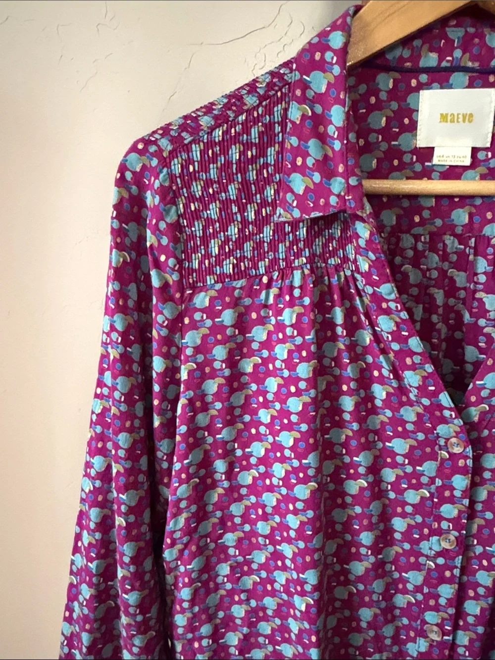 Maeve by Anthropologie Vibrant Abstract Print Smocked Blouse size 8 like new